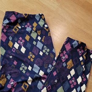 LuLaRoe Disney TC2 leggings.